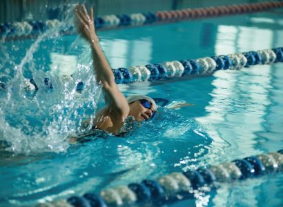 Competitie de inot pentru copii